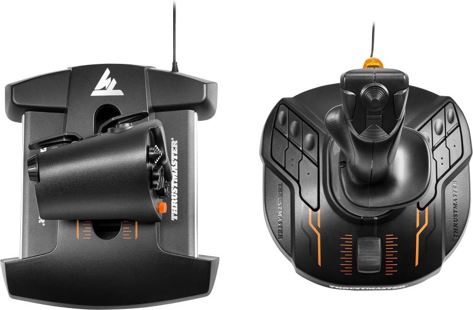 Een Thrustmaster-vliegbesturingssysteem bestaande uit een gashandel links en een joystick rechts, beide zwart met oranje accenten.