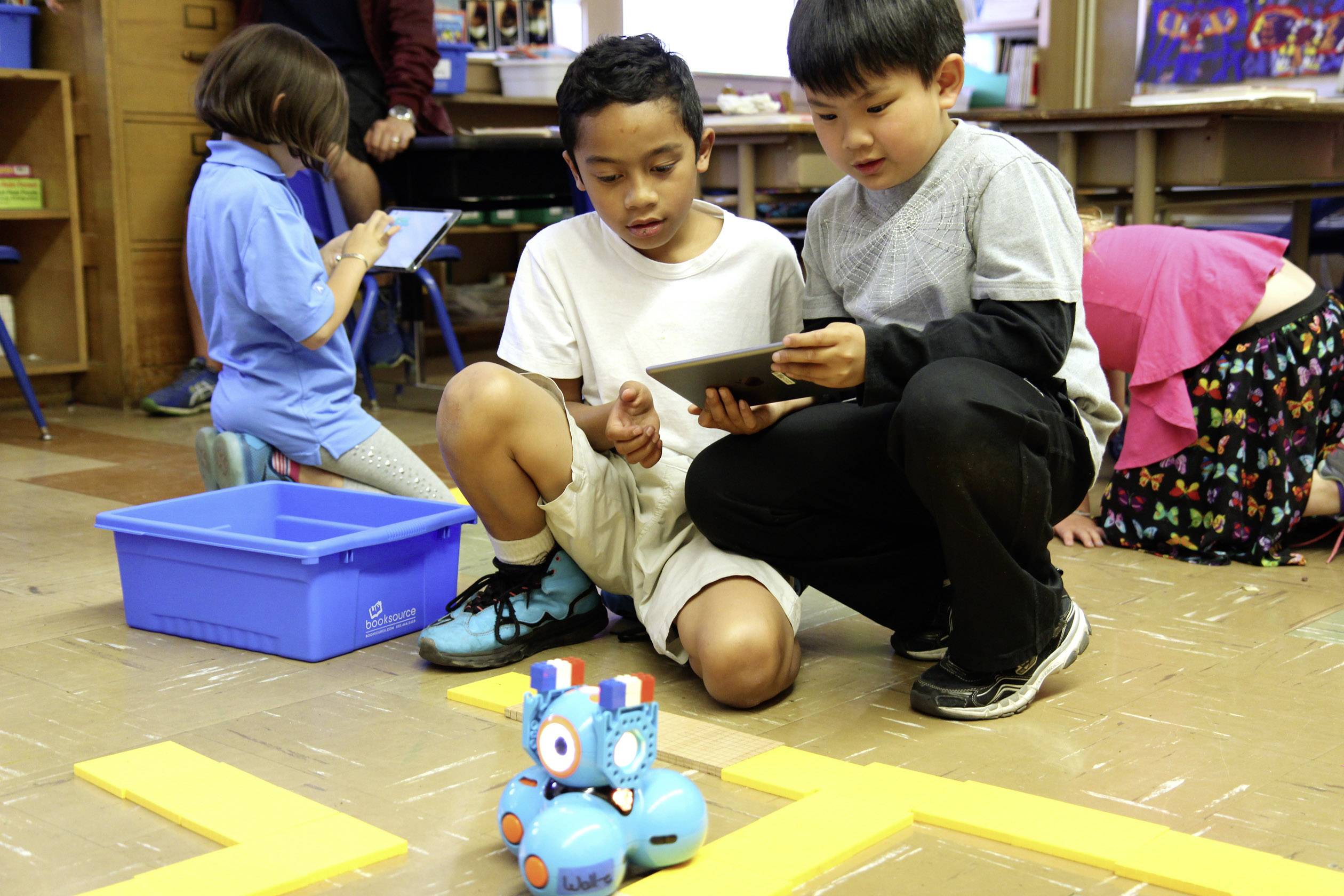 Wonder Workshop Dash Speelgoedrobot-13