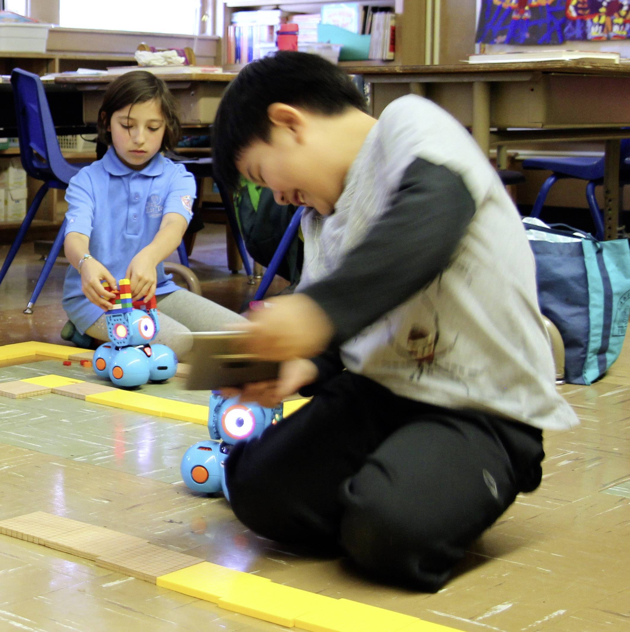Wonder Workshop Dash Speelgoedrobot-15
