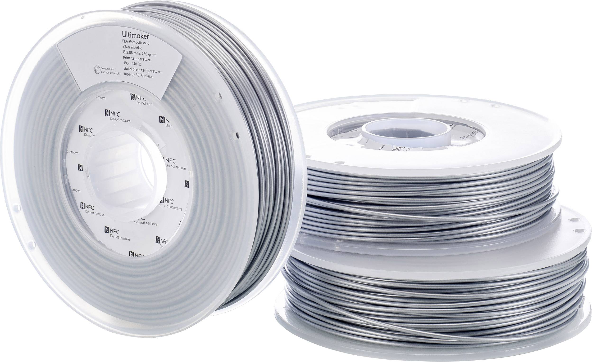 Twee rollen grijs filament voor 3D-printers, een staand, de andere liggend, op een witte achtergrond.