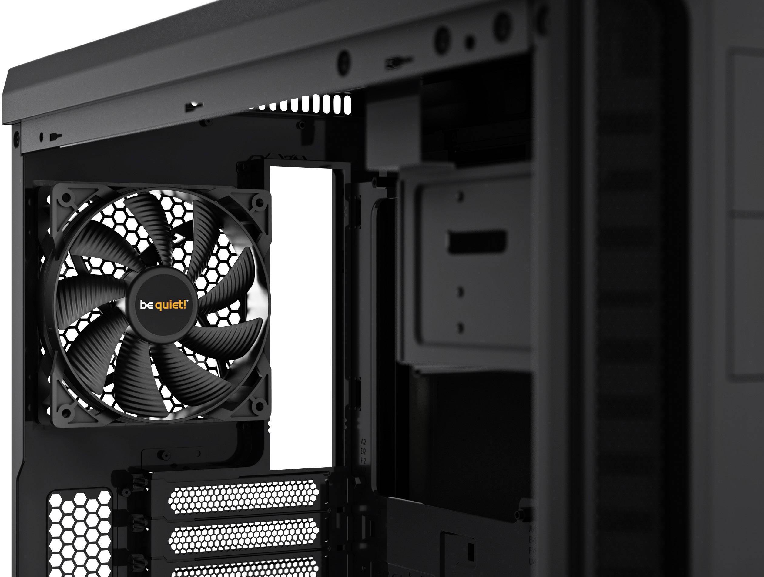 Een zwarte computerbehuizing met een ingebouwde ventilator waarvan de rotorbladen stilstaan.