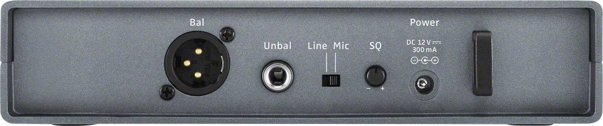 Achterkant van een audioapparaat met aansluitingen: een XLR (gebalanceerd), een 6,35-mm-jackplug (ongebalanceerd) en schakelaars voor Line/Mic en voeding.