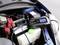 'Een autobatterijlader van EUFAB is aangesloten op een autobatterij en toont een spanning van 12,8V op het display.'