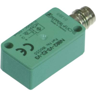 Rechthoekige inductieve sensor van Pepperl+Fuchs in het groen met metalen schroef rechtsboven. Gemarkeerd met CE-teken en modelnummer NBB2-V3-E2-V3.