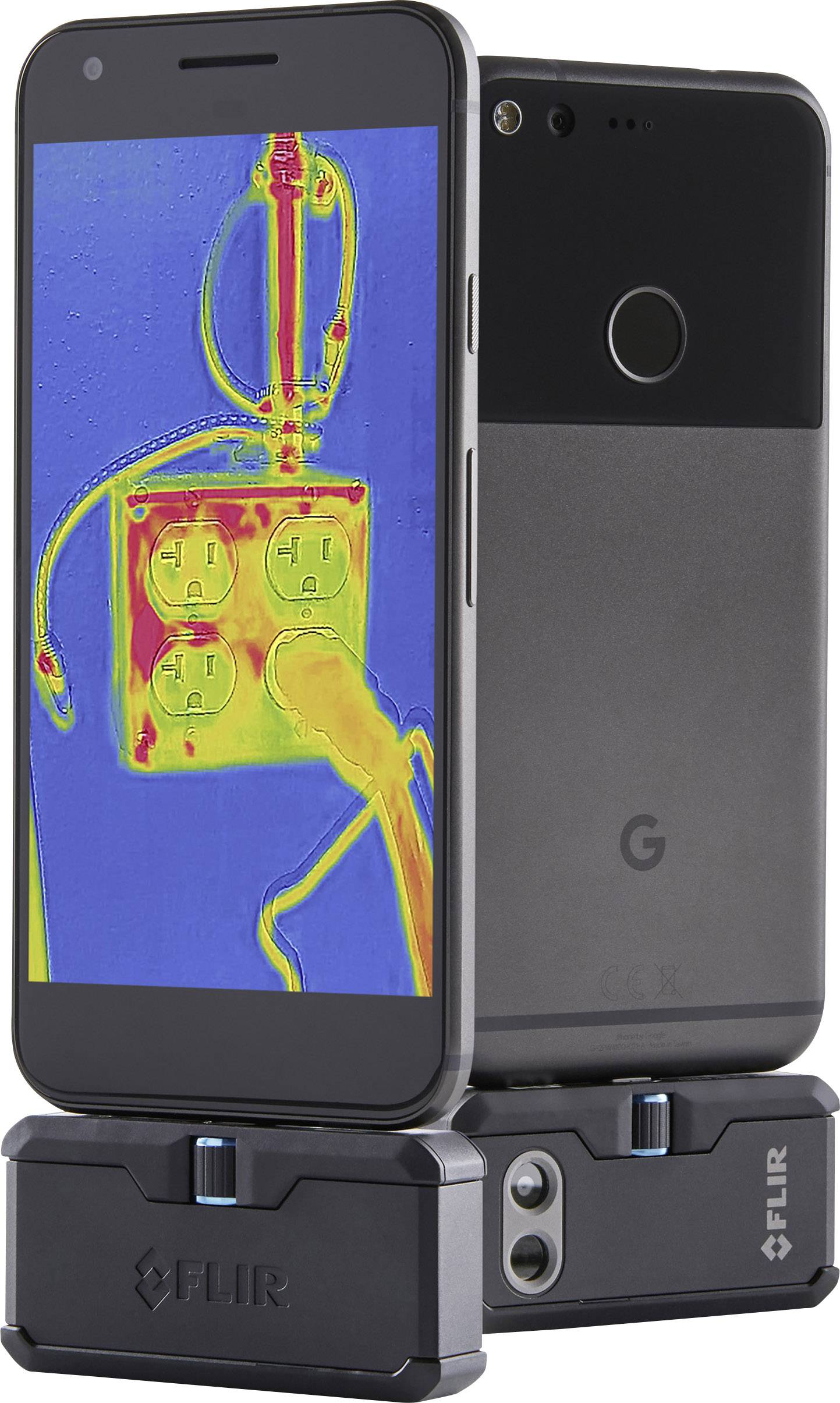 Een smartphone met een warmtebeeldcamera toont de warmtestraling van een stopcontact en een aangesloten kabel in leuchtende kleuren.