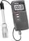 pH-meter met digitale weergave toont '00.0', verbonden met een sonde en vloeistofcontainer. Meetbereik 0-14 pH voor bodemanalyses.