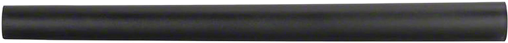 Zwarte fitnessmat opgerold, glad oppervlak, geschikt voor yoga of gymnastiekoefeningen.