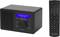 Een zwarte internetradio met een blauw display toont 'Internet Radio 2:39 AM'. Een afstandsbediening ligt ernaast.
