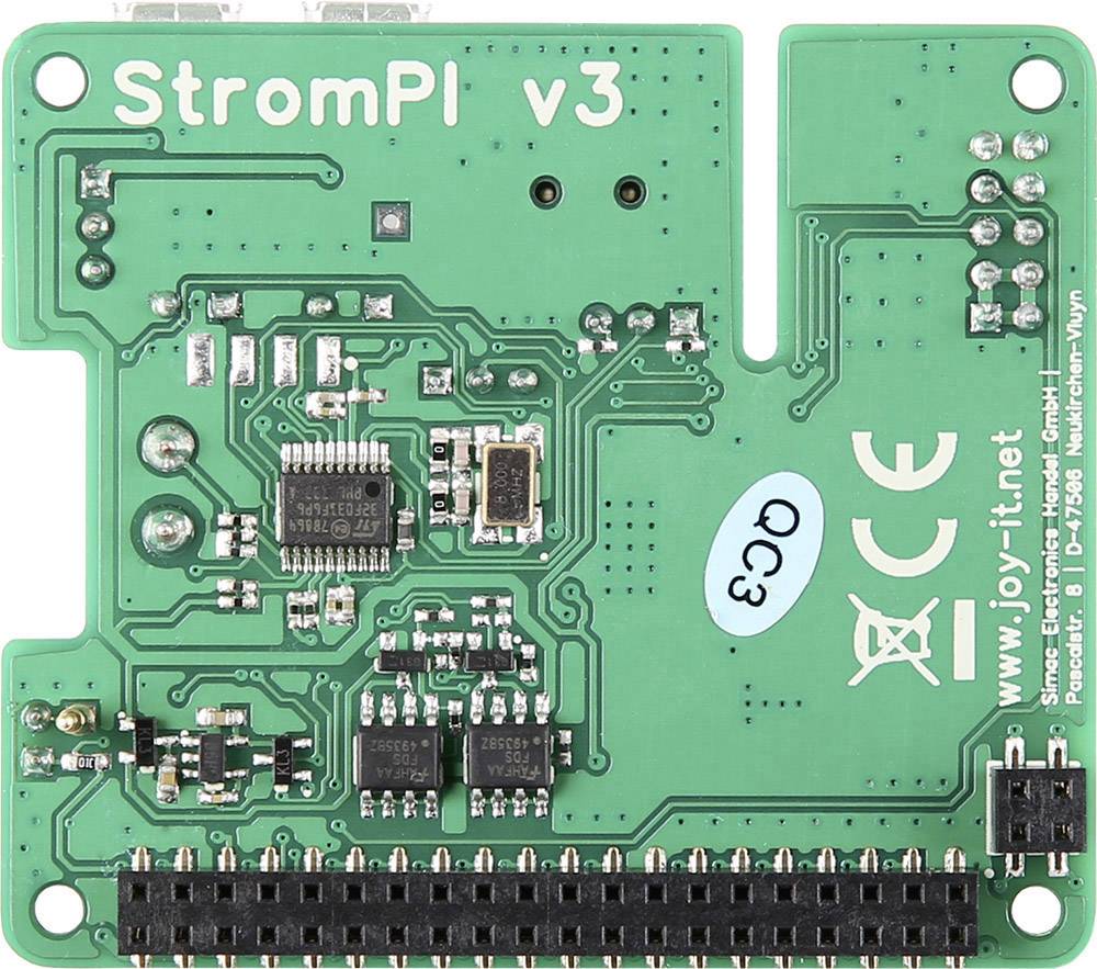 Groene printplaat met elektronische componenten en het opschrift 'StromPI v3'.