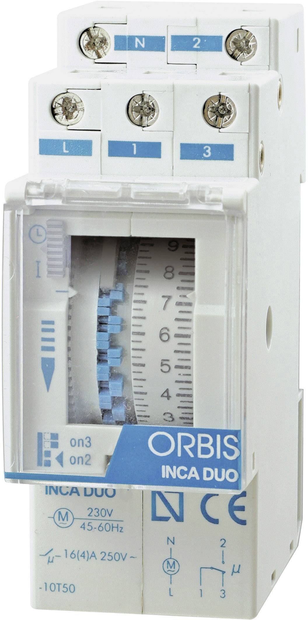 Een witte elektrische tijdschakelklok met een blauw display en schroefklemmen, gemarkeerd als 'ORBIS INCA DUO', met technische specificaties onderaan.
