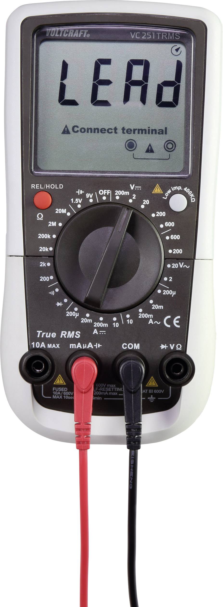 Digitaal multimeter met 'LEAd' weergave. Sluit het terminal aan. Twee meetleidingen zijn aangesloten.