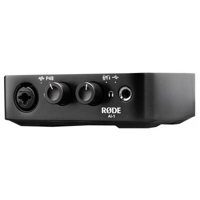 Zwart audio-interface RØDE AI-1 met twee draaiknoppen, een XLR-aansluiting en een hoofdtelefoonuitgang, geschikt voor geluidsopnames.