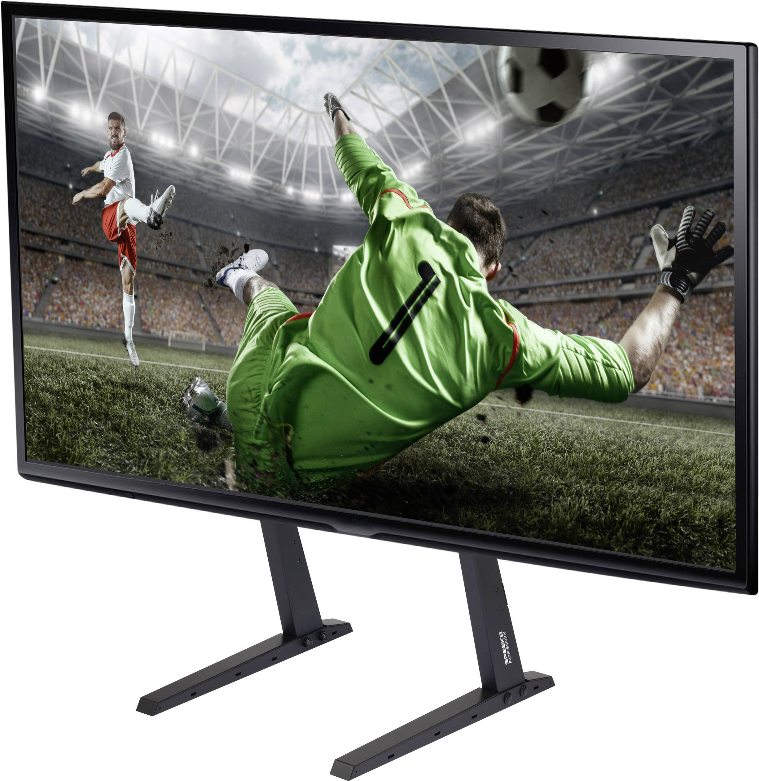 Een voetbalkeeper in een groen shirt keert een bal in het stadion. Een speler in een wit shirt schiet op doel. Dynamische spelscène.