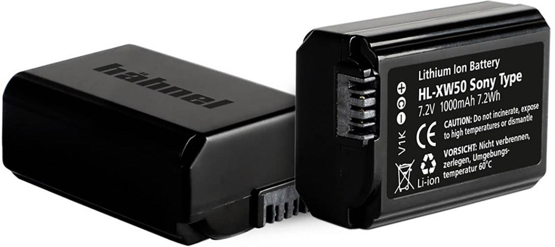 Twee zwarte lithium-ion accu's van het type Sony HL-XW50. Eén toont het 'Hähnel' logo, de andere technische specificaties.