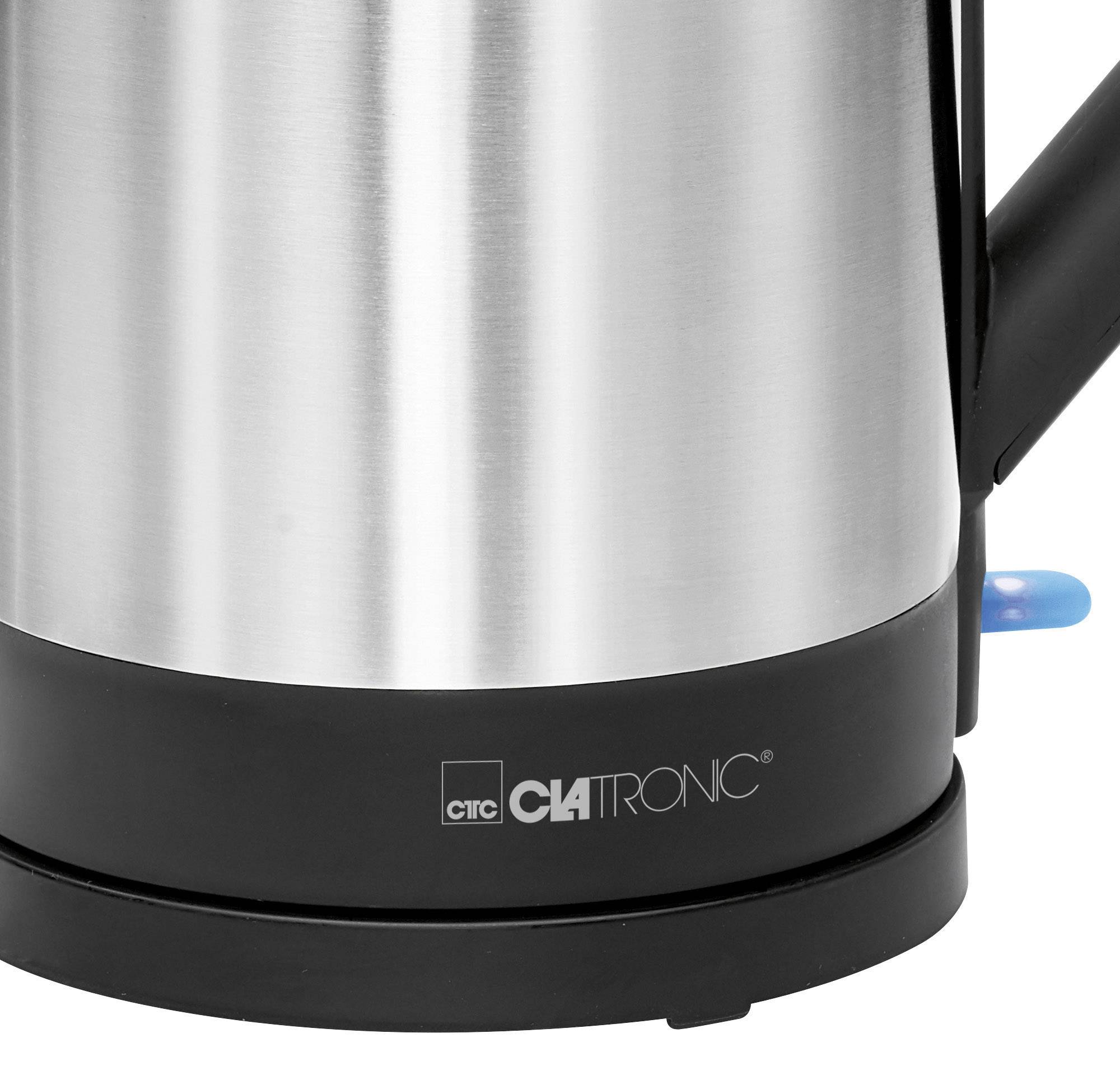 Een zilveren waterkoker met zwarte voet en handvat. 'Clatronic' aanduiding op de voet.