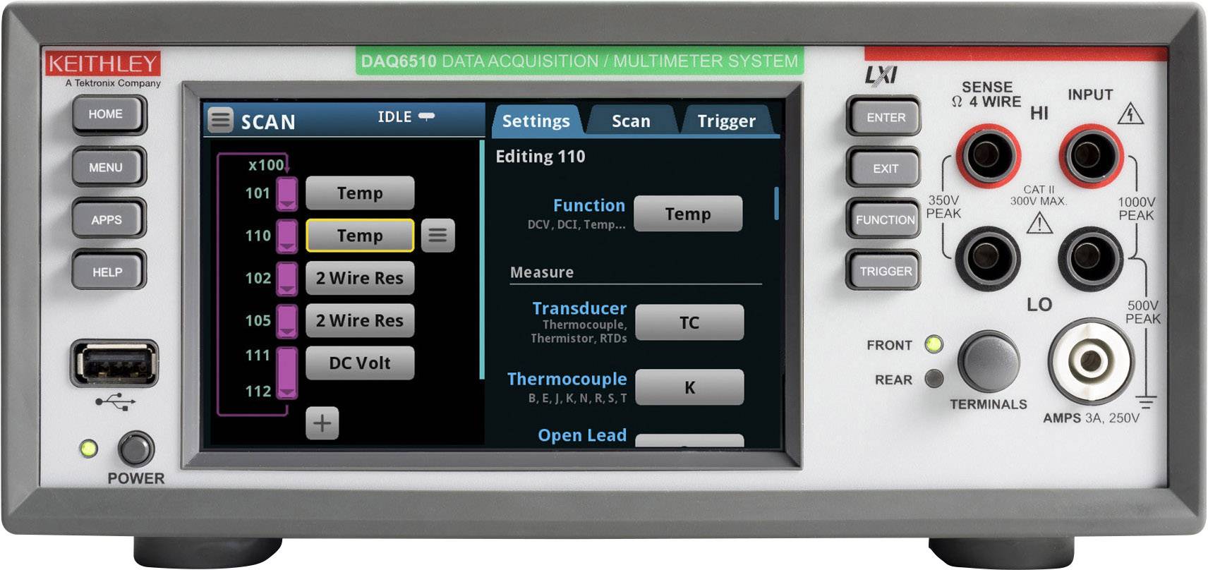 Multimeter met display voor het meten van temperatuur en weerstand. Toetsen voor verschillende functies, ingangen rechts.