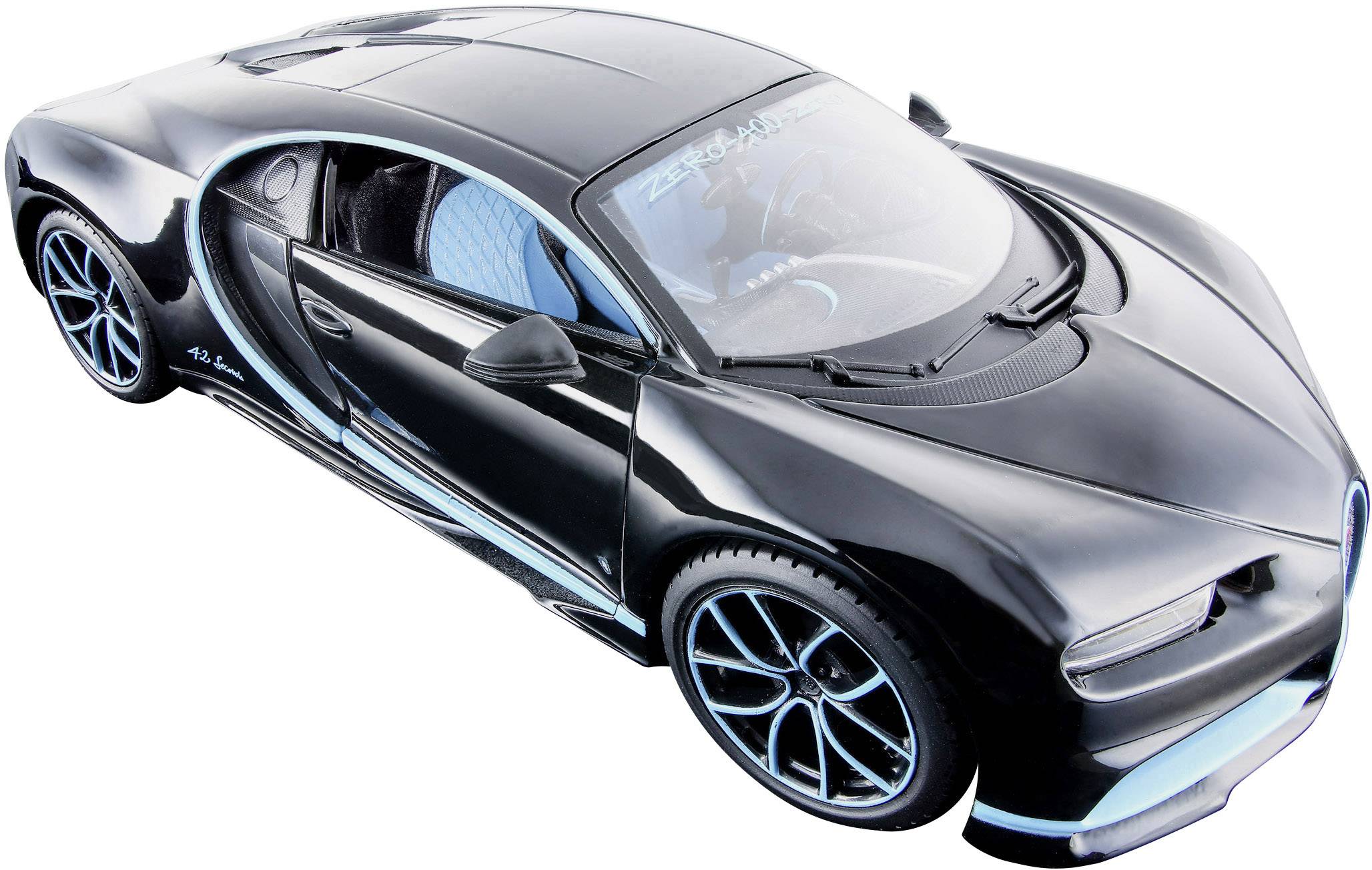 Een zwart sportwagen-model met blauwe accenten en een elegante carrosserie. Het toont een modern, aerodynamisch ontwerp.