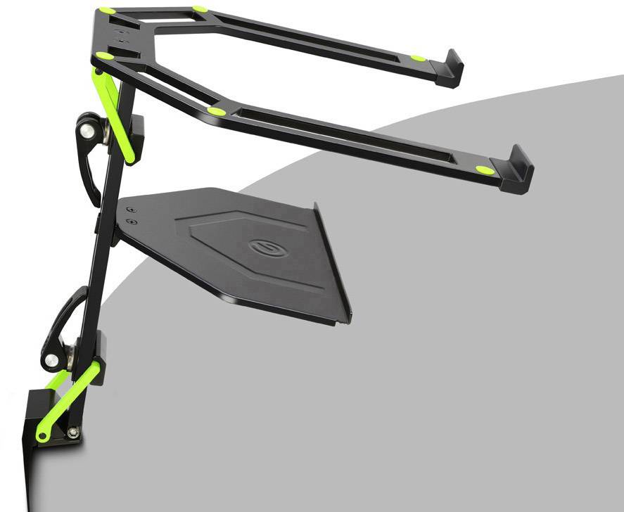 Metalen laptopstandaard met groene accenten, bevestigd aan de rand van een tafel. Het ontwerp maakt een verhoogde positionering van de laptop mogelijk.