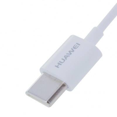 USB-C-kabel close-up met 'HUAWEI'-logo, witte stekker benadrukt.
