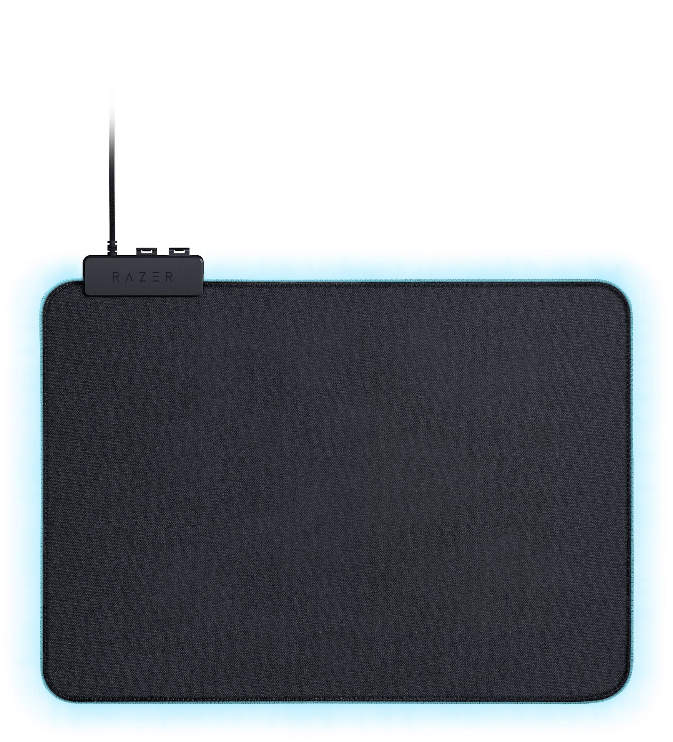 Een rechthoekig, zwart muismat met gemarkeerde verlichte rand en een USB-aansluiting bovenaan.