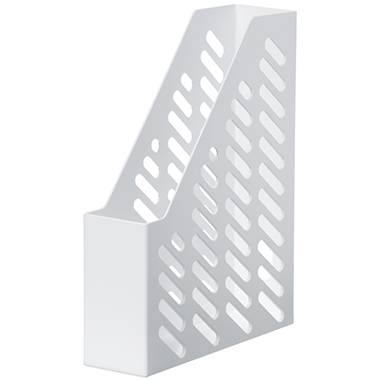 Een witte, geperforeerde tijdschriftenstandaard in geometrisch design, rechtop staand, met een schuin bovenblad.