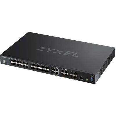 Een zwarte netwerk-switch van Zyxel met verschillende Ethernet- en glasvezelaansluitingen, geschikt voor datanetwerken in bedrijven.