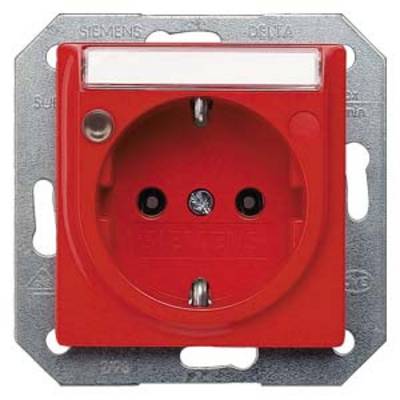 Rode stopcontact met randaarde en afdekplaat. Merknaam bovenaan zichtbaar. Gebruikt voor elektrische aansluitingen met aardebeveiliging.