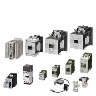 Verschillende elektrische schakeltoestellen in rijen, waaronder relais en contactoren van verschillende afmetingen.