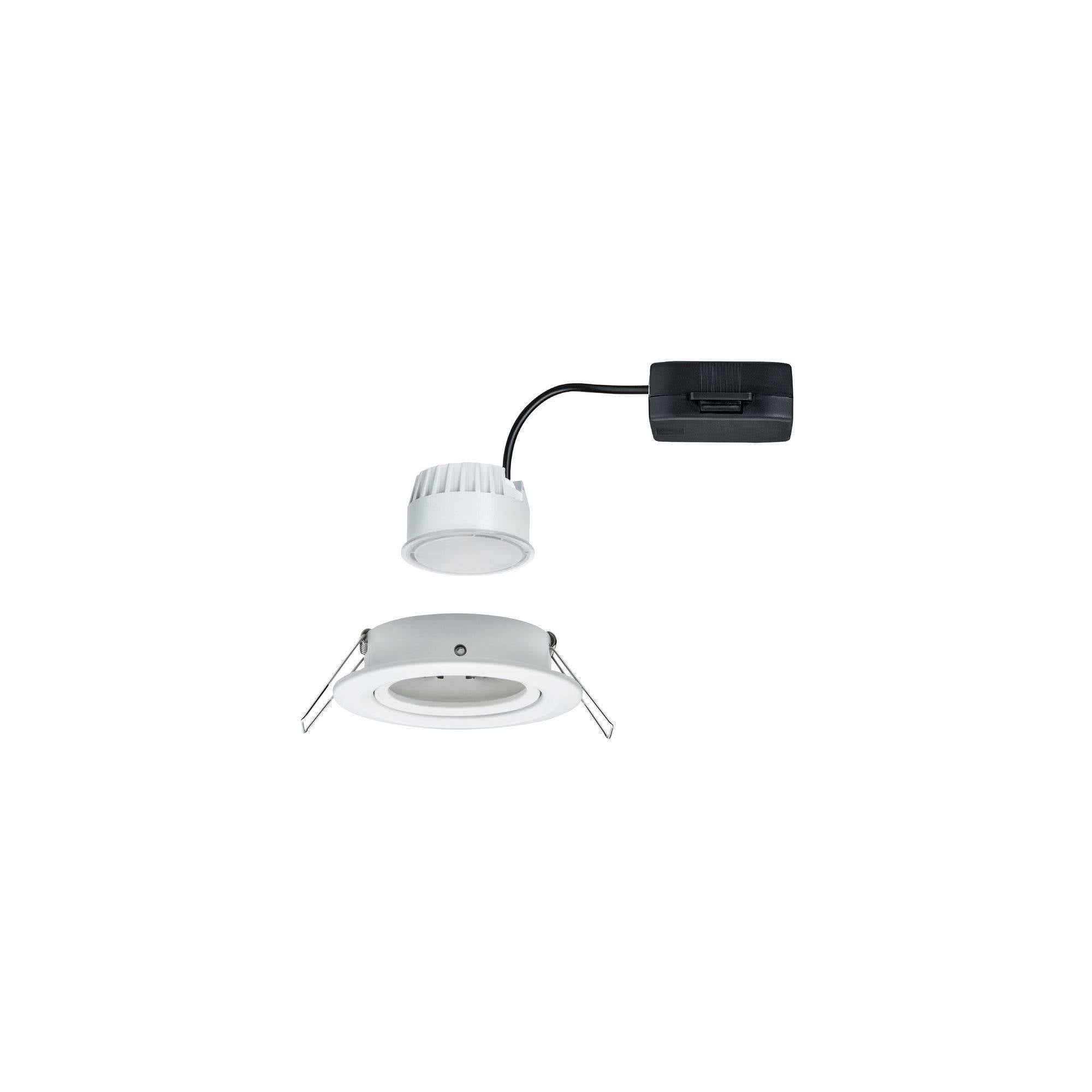 Ronde inbouwspot met witte rand en zwarte aansluitdoos, verbonden door een kabel. Geschikt voor plafondinstallaties.