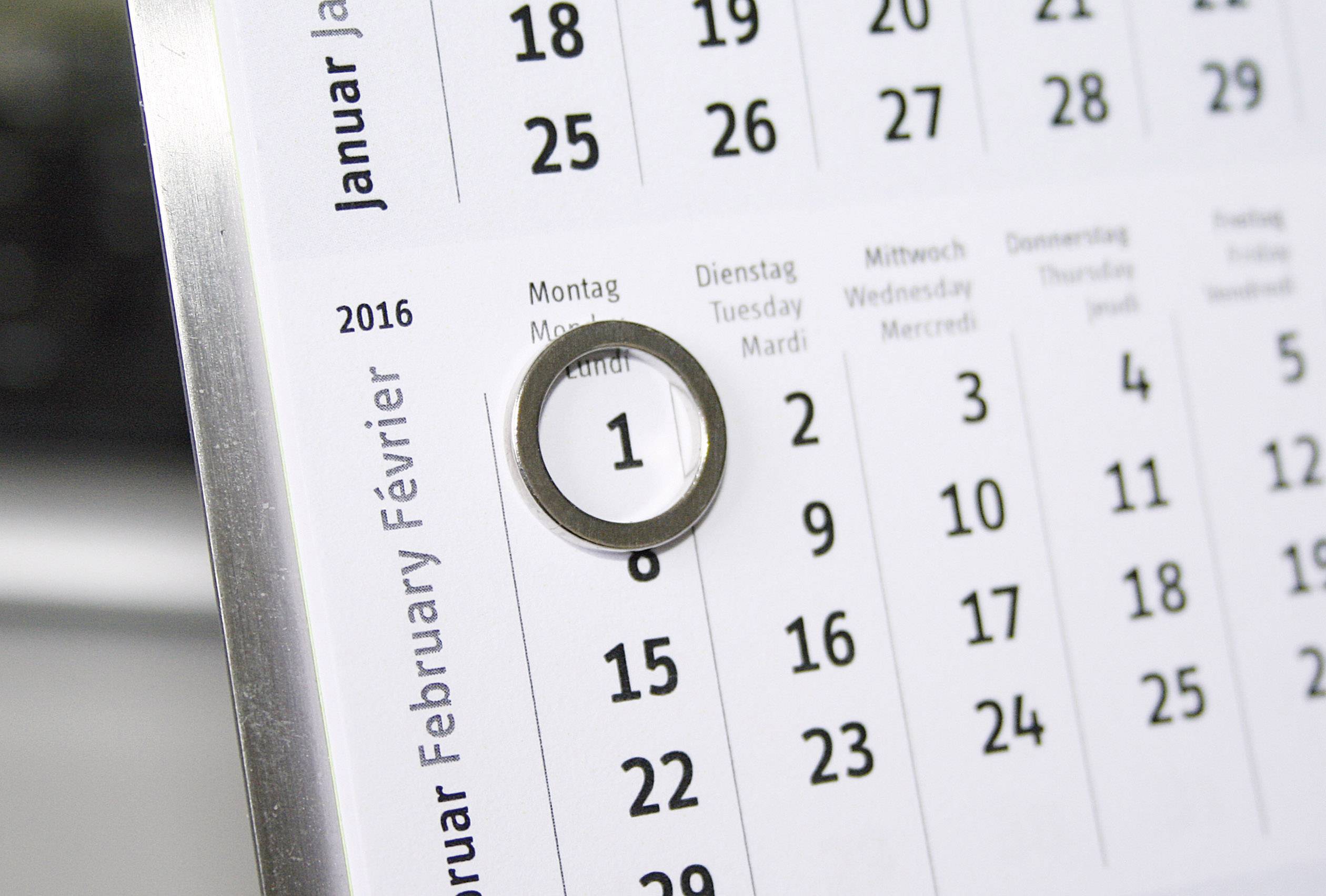 Kalenderuitsnede met een ring om 1 februari 2016.