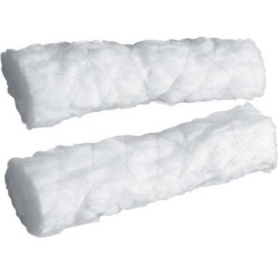 Twee witte filtermateriaalstroken, naast elkaar liggend, gemaakt van synthetisch vlies, tonen hun textuur en dichtheid.