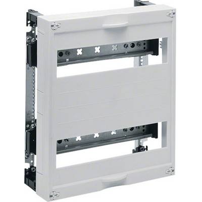Een witte, rechthoekige schakelkast met open metalen steunen en vakken voor elektrische installaties. Geschikt voor wandmontage.