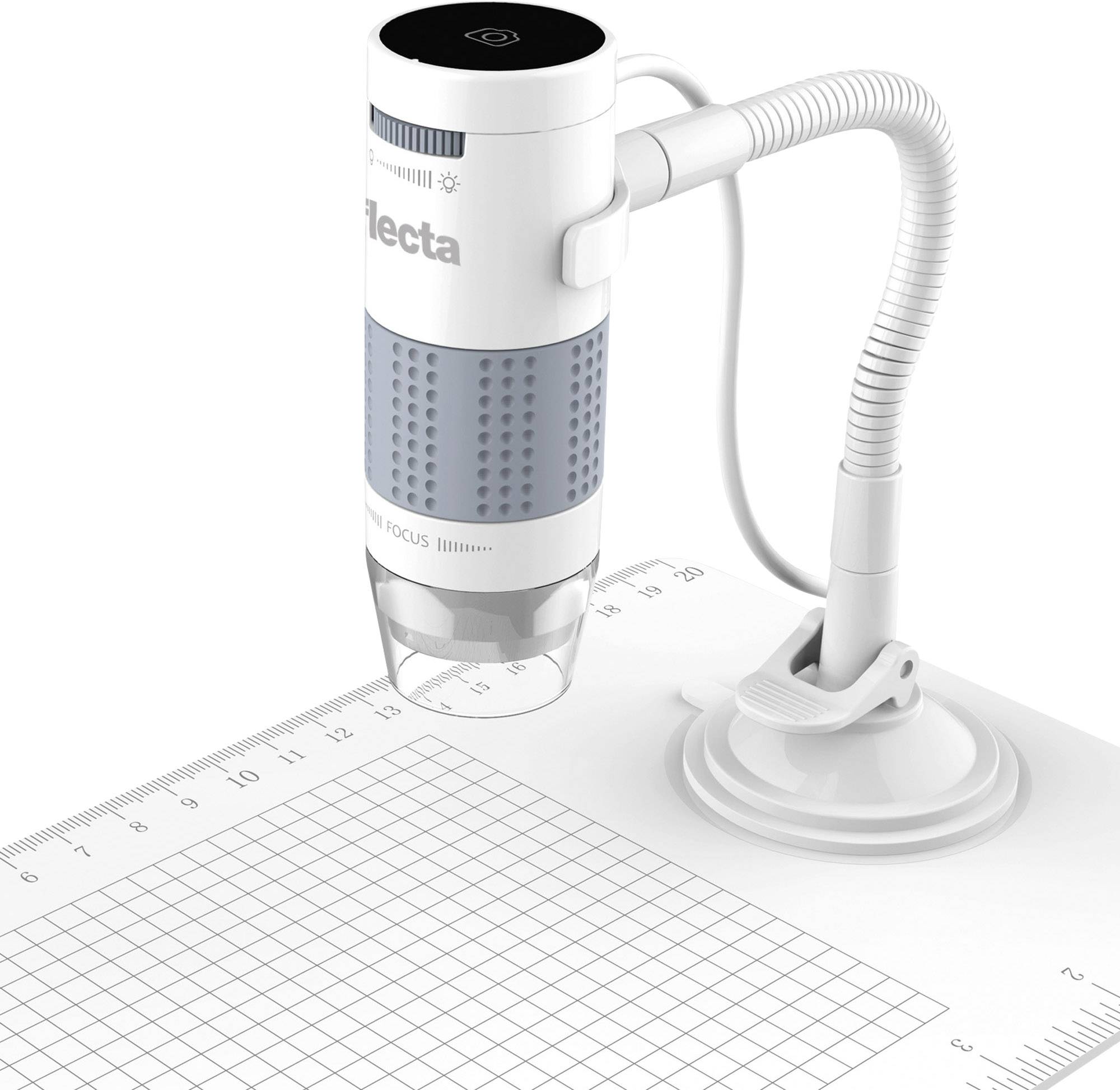 Een digitaal microscoop met een flexibele standaard staat op een getekende rasterondergrond. Ideaal voor het vergroten van kleine objecten.