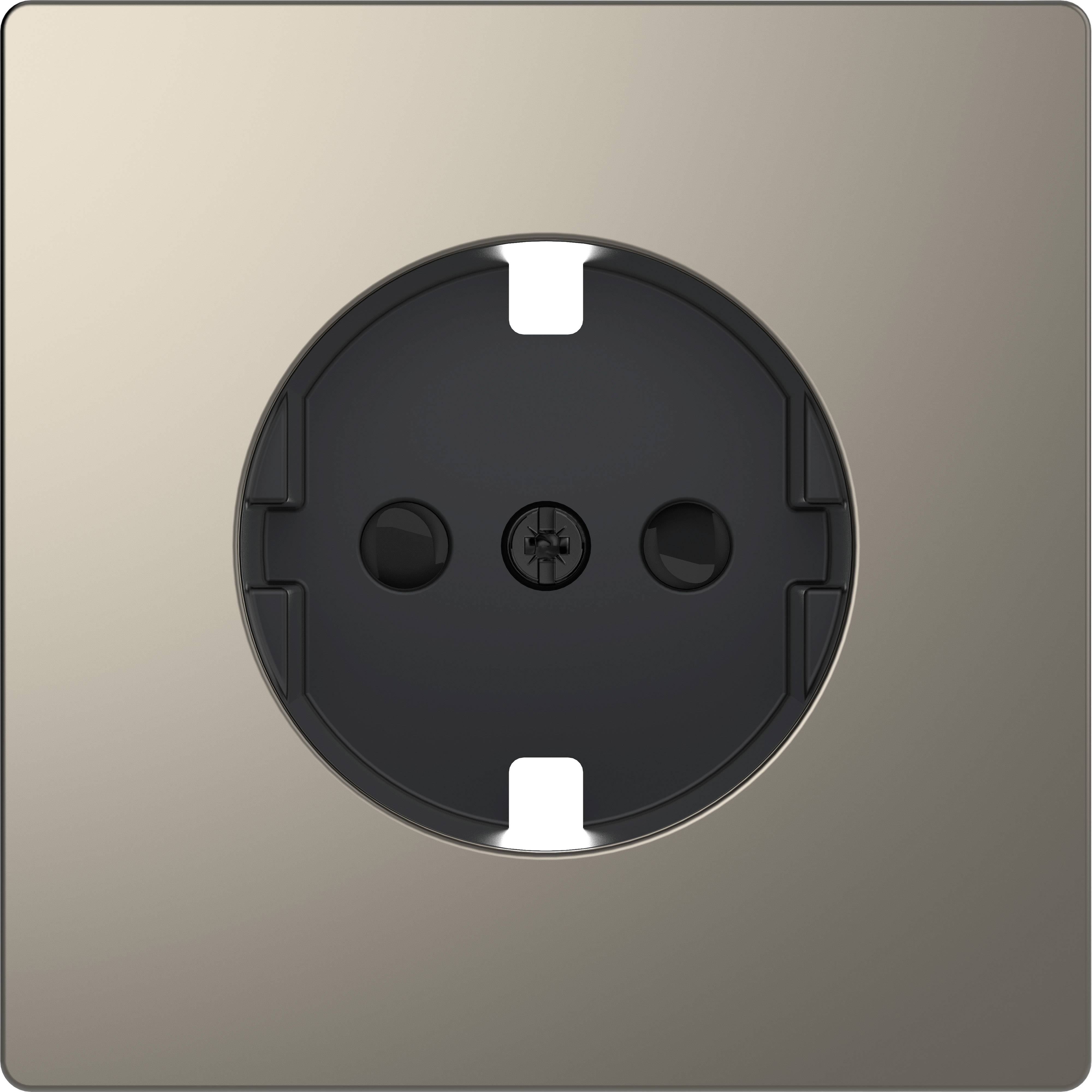 Metalen stopcontact ingebouwd in de muur. Het design is modern met een vierkante lijst en zwarte inzet.