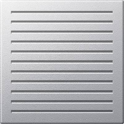 Grijze, vierkante ventilatierooster met parallel lopende horizontale lamellen op een gestructureerd oppervlak.