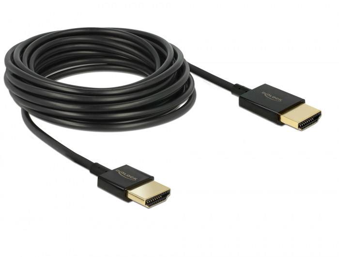 Zwart HDMI-kabel, opgerold, met twee goudkleurige aansluitingen, geschikt voor high-definition video- en audiooverdracht.