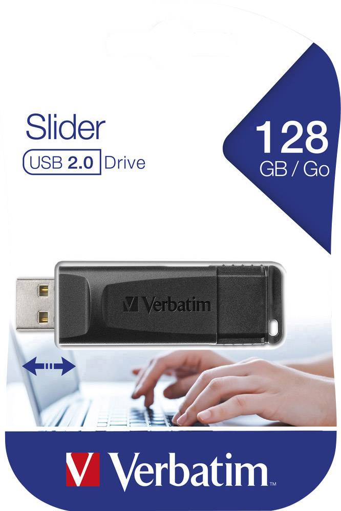 USB-stick verpakking van Verbatim, 128 GB, USB 2.0, schuifmechanisme. Handen typen op een toetsenbord op de achtergrond.