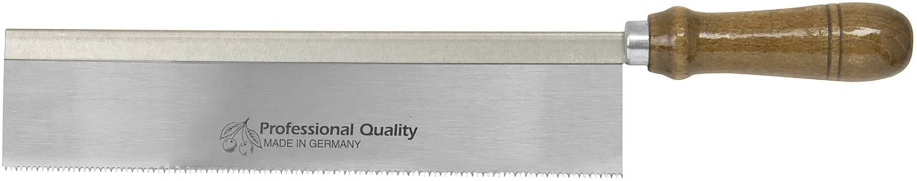 Vlakke zaag met houten handvat en de gravure 'Professional Quality Made in Germany'. Ideaal voor precisiezagen bij houtbewerking.