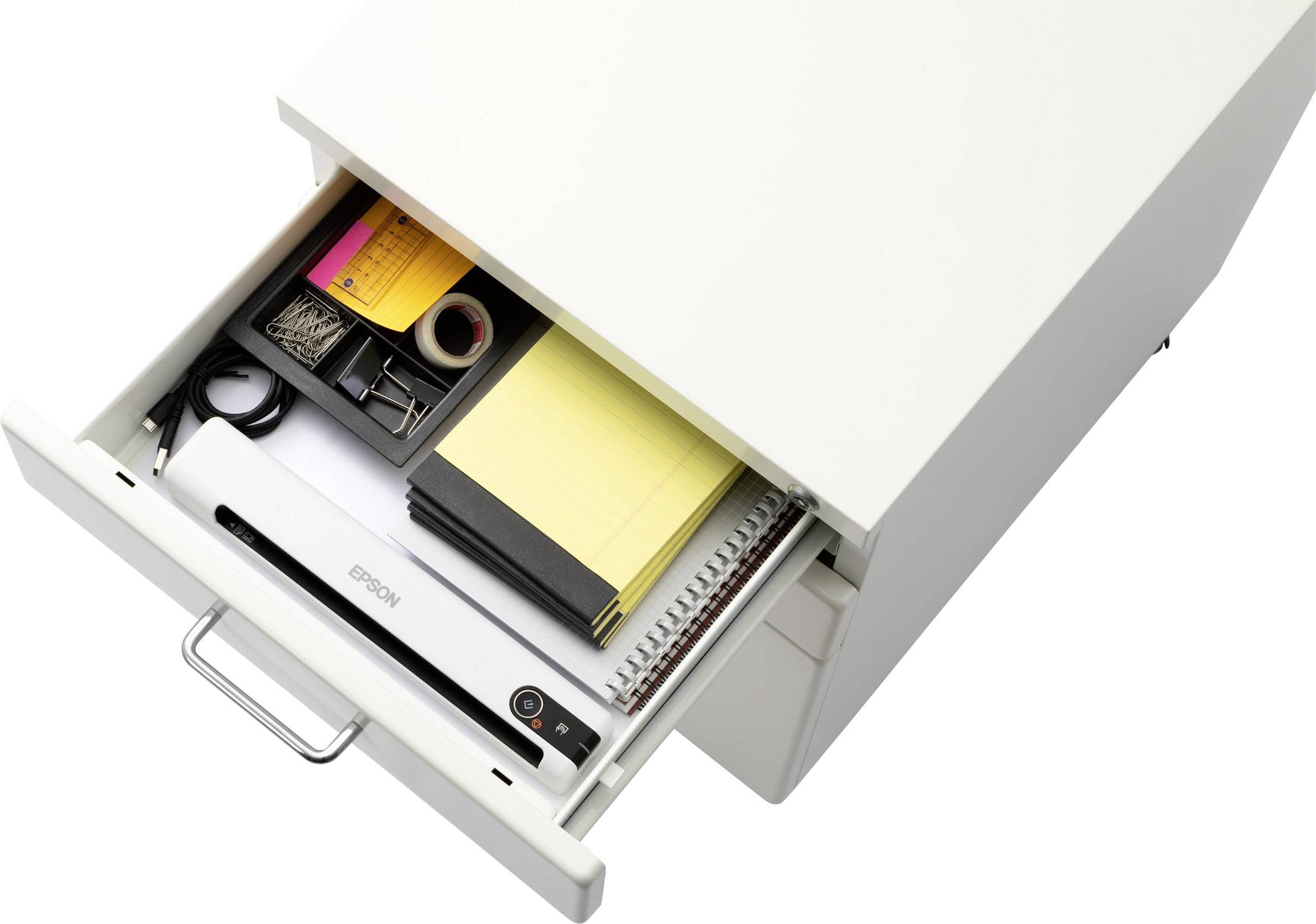 Witte lade met geopend vak toont kantoorbenodigdheden: notitieblokken, plakband, paperclips, potloodhouder en Epson-apparaat.
