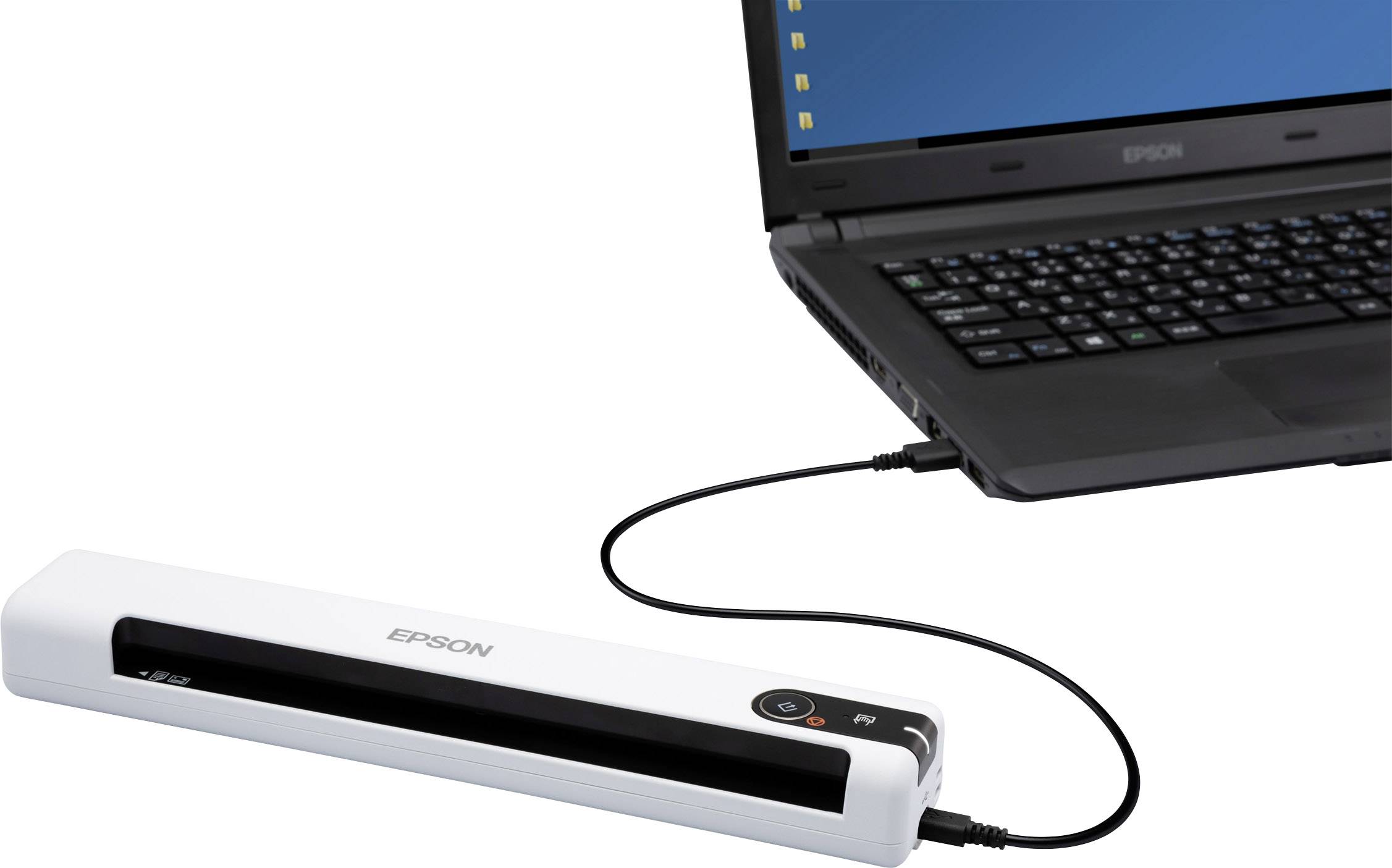 'Een compacte draagbare scanner van Epson is via een kabel verbonden met een geopende laptop.'