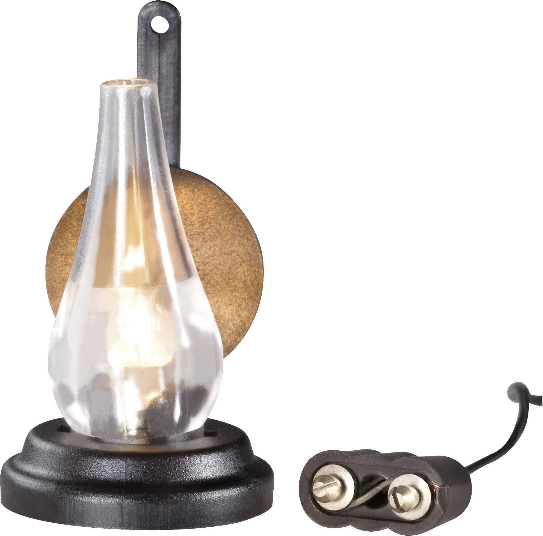 Decoratieve modelverlichting in ouderwetse stijl met een transparante lampenkap en gouden achtergrond, naast een stroomaansluiting.