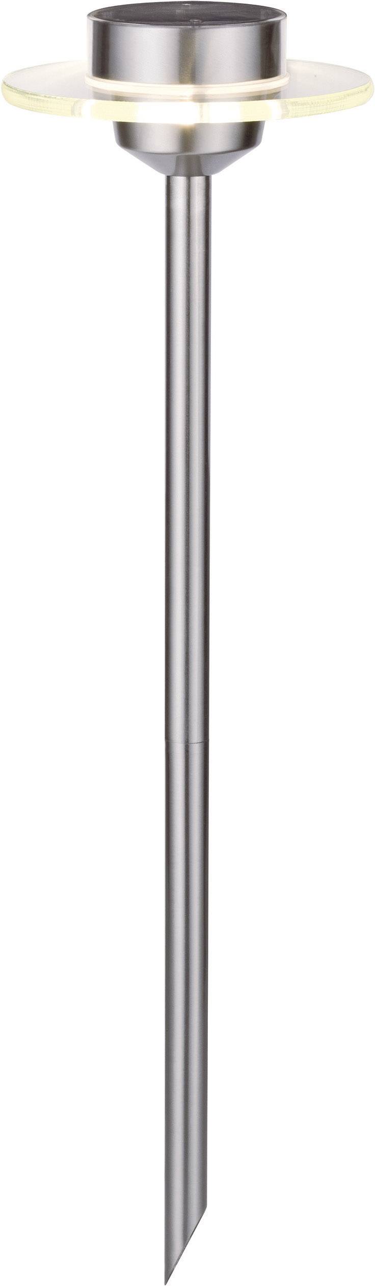 Een moderne buitenlamp van roestvrij staal met een ronde lichtunit en een slanke paal, geschikt voor grondmontage in de tuinomgeving.