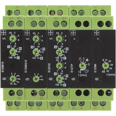 Een groene elektrische tijdrelaismodule met meerdere instelknoppen en schroefklemmen, toont verschillende tijd- en functievarianten.