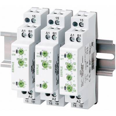 Drie elektronische tijdrelais van EBERLE op een DIN-rail, die worden gebruikt voor het aansturen van elektrische apparaten.