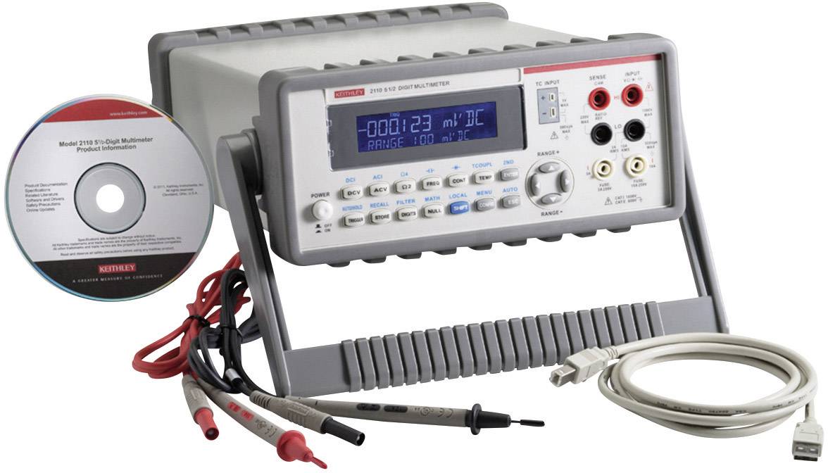Digitaal multimeter met displayweergave '000123 mV DC', omringd door een cd-handleiding, meetkabels en een stroomkabel.