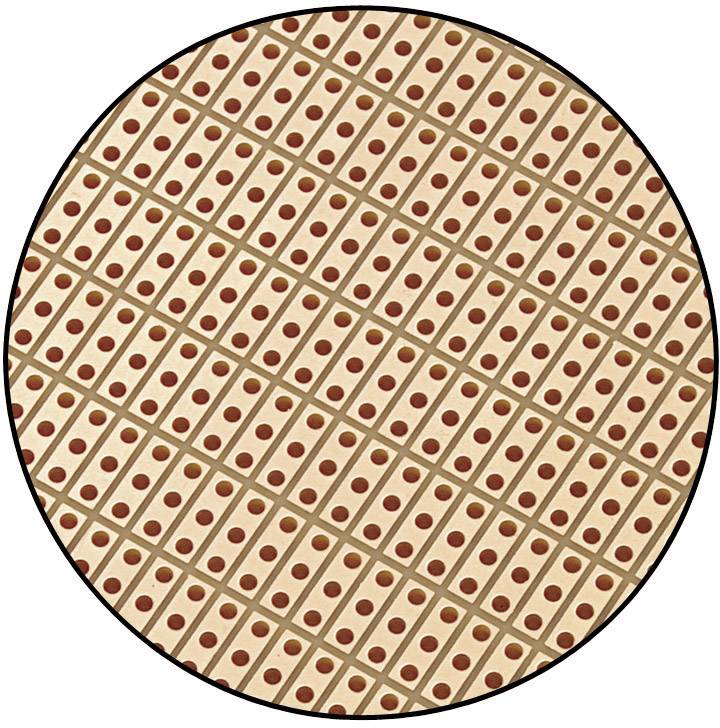 Een ronde achtergrond met een diagonaal patroon van beige rechthoeken en bruine stippen.