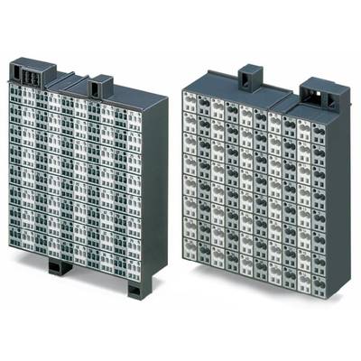 Twee rijen elektro-mechanische relaismodules in zwart-grijze behuizingen, geplaatst op een tafel. Geschikt voor industriële schakelingen.