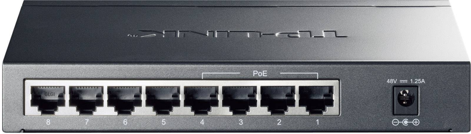 Een zwarte netwerk-switch met acht Ethernet-poorten en een stroomaansluiting aan de rechterkant.