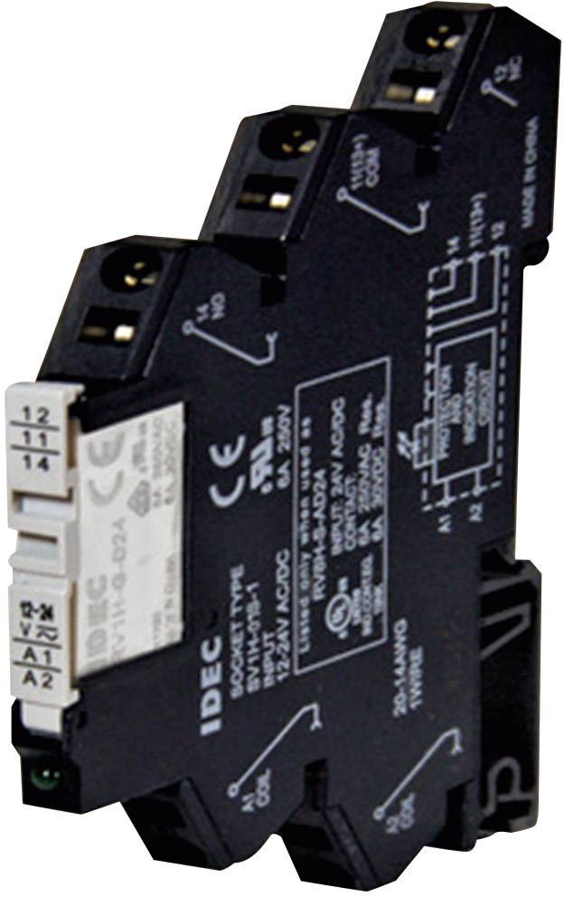 Een compact, zwart relais met elektrische aansluitingen en technische markering, bruikbaar in elektrische schakelingen.