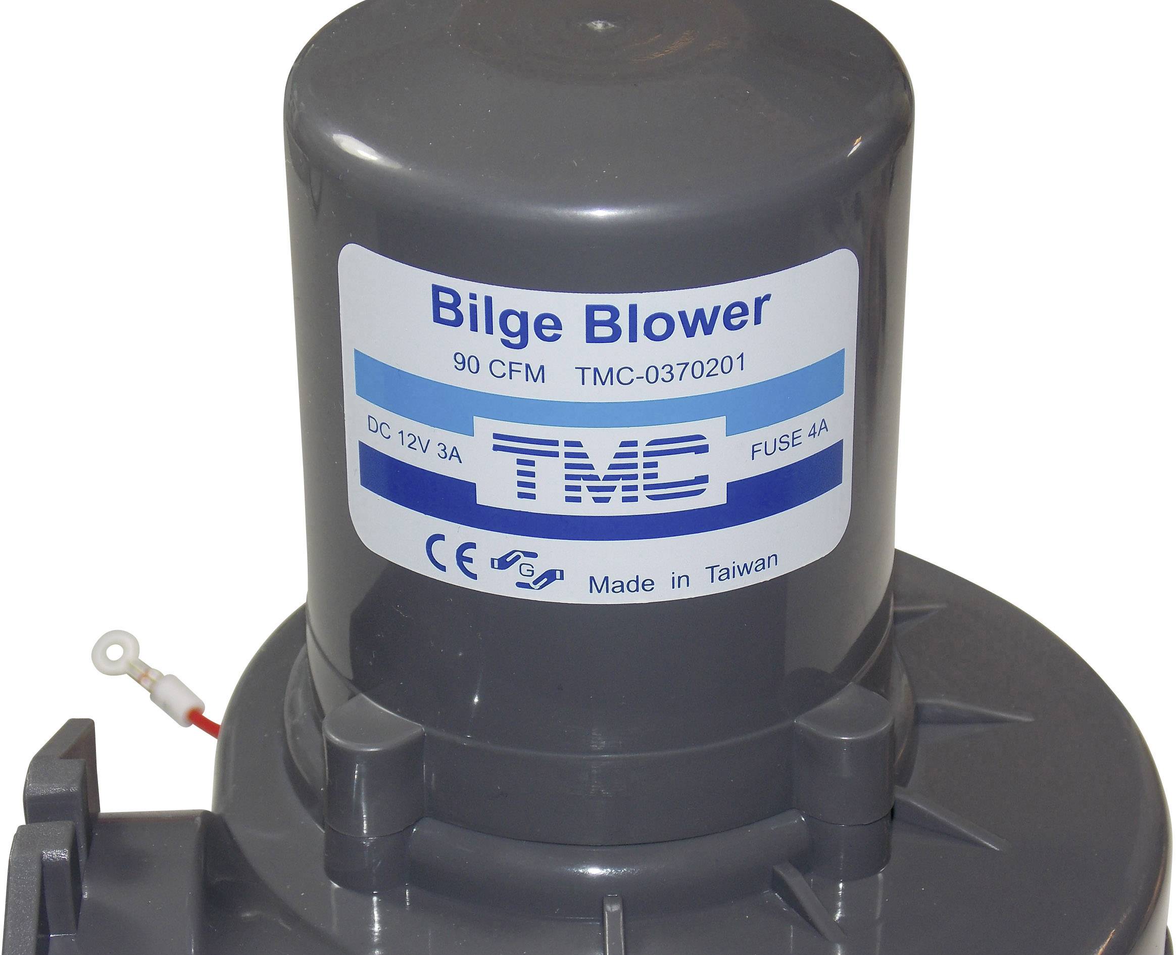 'Bilge Blower 90 CFM TMC-0370201', een grijs apparaat uit Taiwan, werkend op DC 12V/3A, met een 4A zekering, voor ventilatie in boten.